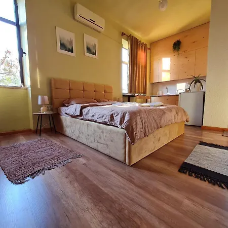 Ex-Block District Charming Studio Apartment With Treeish Sorrounding View! Tirana Exterior photo