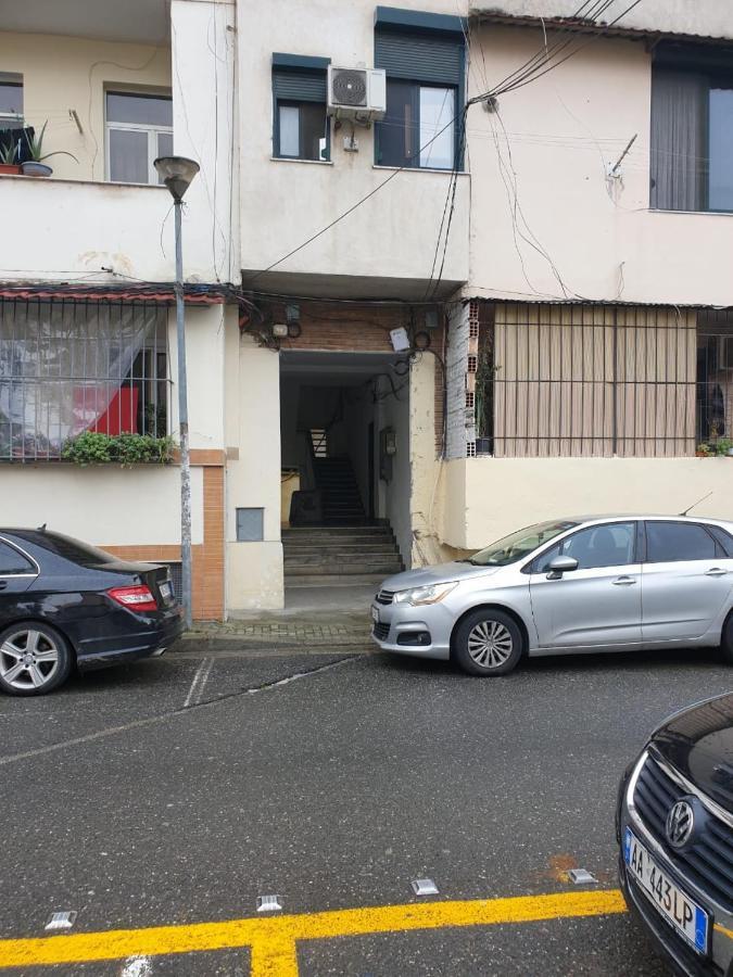 Ex-block District Charming With Treeish Sorrounding View! Apartment Tirana